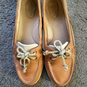 Sperry topsiders